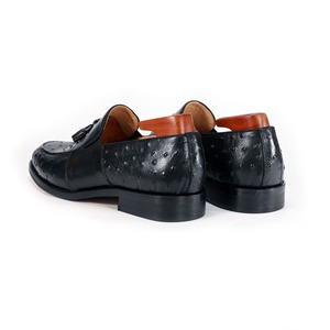 Zapatos de estilo italiano hechos a mano, mocasines con borlas para hombre, zapatos de vestir de oficina con textura exótica genuina de piel de vaca CEO - Product Image 6