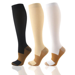 Vente en gros unisexe Circulation 15-20mmHg course athlétique cyclisme Compression bas gradué cuivre Compression <span class=keywords><strong>chaussettes</strong></span> <span class=keywords><strong>pour</strong></span> hommes - Product Image 1