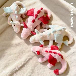 Peluche Dragon Volant Couché en Gros, Adorable Peluche Dragon, Jouet en Peluche Doux Dragon Volant, Cadeau Compagnon pour Enfant - Product Image 3