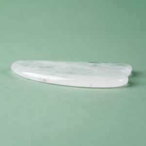 Usine TGS GEMS Vente en gros Cristal <span class=keywords><strong>de</strong></span> quartz clair sculpté en forme <span class=keywords><strong>de</strong></span> cœur Gua Sha 8*5 cm Outil <span class=keywords><strong>de</strong></span> massage par <span class=keywords><strong>grattage</strong></span> du visage - Product Image 2