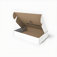 Boîtes d'expédition plates en carton biodégradable, écologiques, réutilisables, imperméables, de couleur personnalisée, avec gaufrage, pour chaussettes, vêtements en fourrure, chapeaux