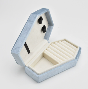 Factory Wholesale Gothic Style Coffin Velvet Jewelry Storage <b>Box</b> <b>Black</b> Exterior Red Interior Spooky Halloween Gift Packaging - Product Image 1