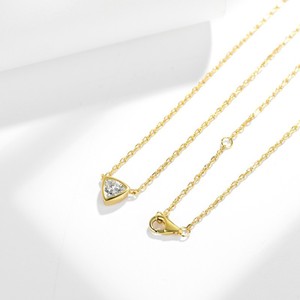 Collier Pendentif Photo en Argent Pur Taille Trillion 0,5 ct avec Pierre de Silicium, Bijou Moissanite Élégant et Tendance - Product Image 3