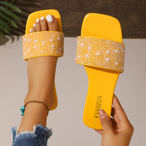 Sandalias Planas de Mujer con Punta de Acero y Pedrería de Perlas en 5 Colores, Tallas Grandes 35-43, Modelo 611, Lujosas, Modernas y Suaves para la Playa - Product Image 2