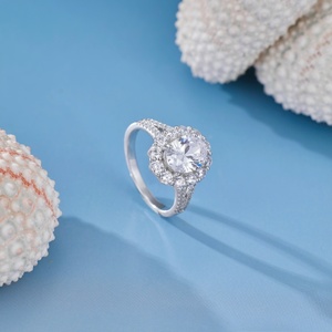 卸売りクラシックオーバルダブルロウフォークロー2CTモアッサナイトリングS925スターリングシルバーウェディング提案ギフトリング - Product Image 3