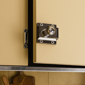 DOOROOM H59 实心黄铜 PVD 金色饰面橱柜门锁，适用于浴室梳妆台柜 45x45mm - Product Image 1