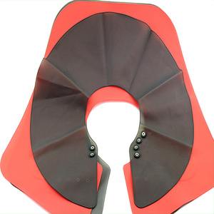 Capa de peluquería de silicona antiadherente para cortar, teñir y peinar el cabello - Product Image 2