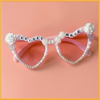 Lunettes de soleil en strass en forme de cœur pour future mariée, accessoires de mode pour demoiselles d'honneur, pour fête de mariage, plage et séances photo