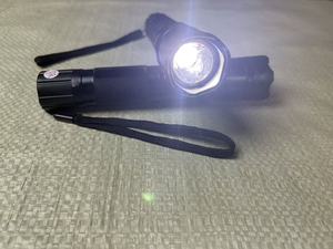 Lampe torche tactique portable 1101 conçue pour les femmes, haute puissance, batterie rechargeable Ni-MH, lumière blanche, corps en plastique, promotionnelle - Product Image 3