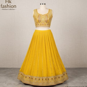 Lehenga Choli jaune brodé de créateur pour femmes, idéal pour les mariages, les festivals et les fêtes, tenue de mariée traditionnelle Ghagra Chaniya Choli - Product Image 1