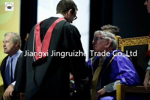 Toga de Graduación de la Universidad de <span class=keywords><strong>Waterloo</strong></span>, Fabricada a Medida, de Buena Calidad, al por Mayor, OEM, con Capucha de Graduación - Product Image 4