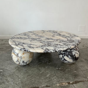 Mesa <span class=keywords><strong>de</strong></span> Centro Redonda <span class=keywords><strong>de</strong></span> Mármol Estilo Nórdico Moderno, Calacatta <span class=keywords><strong>Viola</strong></span>, Patas <span class=keywords><strong>de</strong></span> 3 Bolas, Mueble Duradero y Ecológico para Dormitorio o Sala <span class=keywords><strong>de</strong></span> Estar - Product Image 3