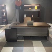 Bureau de direction de luxe haut de gamme, léger et fonctionnel, en panneaux de bois de style italien moderne, mobilier de bureau modulaire créatif pour PDG