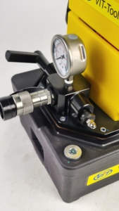 PUJ1200E 700 <b>Bar</b> Single Acting Manual Control Economy Electric Hydraulic <b>Pump</b> with 3-Way Valve - Product Image 5