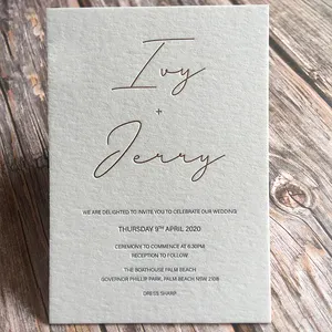 Carta goffrata per matrimonio super spessa in carta di cotone MOQ bassa da 800g con testo personalizzato - Product Image 1