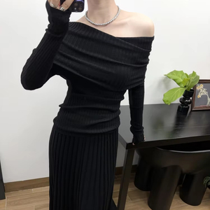Haut tricoté en <span class=keywords><strong>laine</strong></span> mélangée à la mode <span class=keywords><strong>française</strong></span> pour femmes couleur unie une épaule hors épaule Logo sur le dos longueur courte pour l'automne - Product Image 2