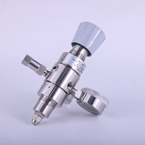 Régulateur de gaz inertes à deux étages NAI LOK 1/4 FNPT, entrée 3500 psi, 5 ports, 2 manomètres, en acier inoxydable SS316L, pour argon, hélium et <span class=keywords><strong>azote</strong></span> de haute pureté - Product Image 2