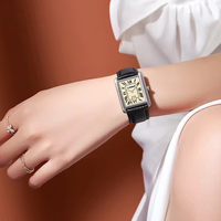 Jam Tangan Wanita ODM OEM Logo Kustom Elegan Dial Persegi Analog Quartz Sederhana Kristal Tali Kulit Arloji Casing Aloi