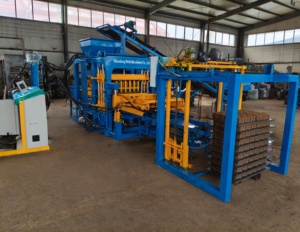Machine de fabrication de blocs creux de haute qualité au meilleur <span class=keywords><strong>prix</strong></span> QT4-15, machine automatique de fabrication de briques à pression hydraulique avec moteur PLC pour sable brut - Product Image 2