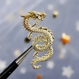 3D Metal Alloy Dragon Nail Art Encantos Prata e Ouro Estilo Punk para DIY Nail Tips Acessórios e Manicure Jewelry Parts