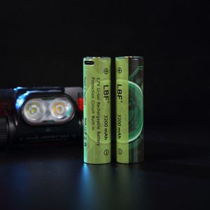 3.7V 3200mAh bouton haut type-c sortie d'entrée <span class=keywords><strong>18650</strong></span> batterie rechargeable Li-ion protégée aide à garder la puissance pour lampe frontale - Product Image 4