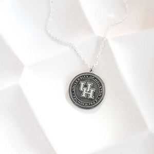 Collar con Colgante de Graduación Personalizado con Grabado Geométrico, Chapado en Oro de 14K/18K, Cadena de Eslabones de Latón, Regalo de Joyería Universitaria Unisex - Product Image 5