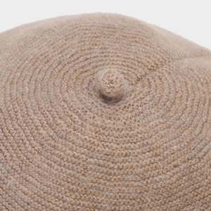 Fashionable Retro <b>Rabbit</b> Hair Knit Beret Hat for Ladies Winter Street Style Flat Peaked Beret for Casual Daily Outdoor Scenes - Product Image 4