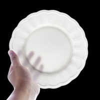 Assiette de présentation en porcelaine fine blanche en relief, style vintage français, pour mariage, vente en gros