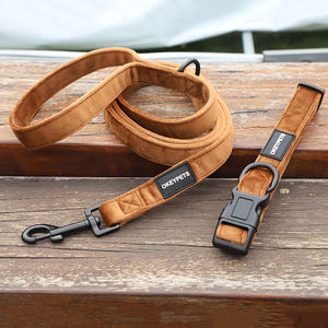 Venta al por mayor nuevo diseño de arneses para perros personalizado Color puro tela de terciopelo malla acolchada pequeño conjunto de arnés para perros - Product Image 2