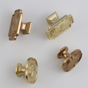 Nuevo Tirador de Armario Ovalado Minimalista de Aleación de Zinc de Lujo Ligero Estilo Nórdico, Diseño Flor de Ciruelo Antiguo Dorado Auspicioso - Product Image 4