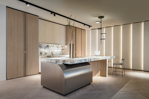 Gabinete de Cocina Moderno de Roble con Encimera de Mármol y Diseño de Isla Integrada - Product Image 2