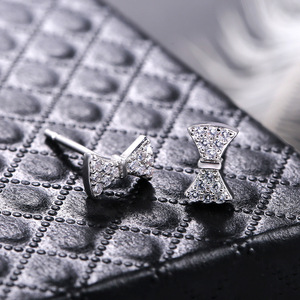 Orecchini a perno da donna con fiocco e pietre scintillanti, gioielli alla moda e graziosi - Product Image 6