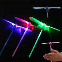 Jouets lumineux LED, libellules en bambou clignotantes, hélices en plastique à friction manuelle, électroniques, cadeau pas cher pour enfants, décoration de fête