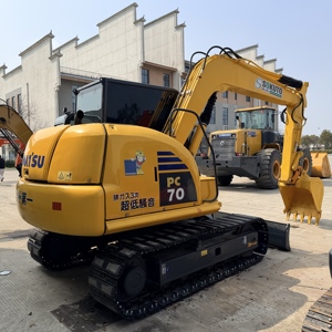 Mini-excavatrice sur chenilles Komatsu PC70-8 d'occasion, 7 tonnes, moteur, boîte de vitesses et pompe d'origine japonaise, modèle 2022, utilisation agricole, certifiée EPA - Product Image 1