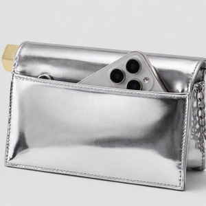 Nuova Collezione 2026: Borsa <span class=keywords><strong>Clutch</strong></span> <span class=keywords><strong>Argento</strong></span> con Bordo Arrotolato, Lussuosa Borsa da Sera Metallizzata Pieghevole con Tracolla a Catena per Donne, Ideale per Feste - Product Image 5