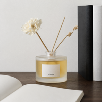 Bouteille diffuseur de parfum en verre cylindrique court de 150 ml, conteneur d'aromathérapie personnalisé avec logo pour la décoration intérieure