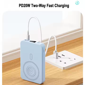 <span class=keywords><strong>Bancos</strong></span> de energía portátiles al aire libre 10000mAh Cable de carga incorporado de carga rápida Powerbank Mini banco de energía inalámbrico magnético para iPhone - Product Image 5