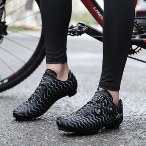 <span class=keywords><strong>Scarpe</strong></span> da Ciclismo su Strada Leggere con Chiusura a Doppio Sistema a Gancio 36-48 EUR Taglie Grandi Clipless -SL per Delta Prodotte a Guangdong - Product Image 3