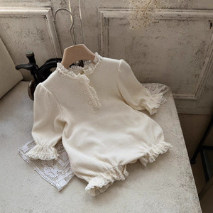 Tutina Elegante per Neonata con Colletto in Pizzo e Tre Bottoni in Cotone per Primavera, Estate e Autunno - Product Image 4