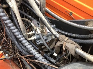 Excavadora Doosan DX75-9C de color naranja, maquinaria de construcción usada, tipo oruga, equipo pesado, motor coreano, 7500 kg, 0-2000 horas. - Product Image 6