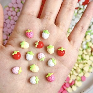 Mini breloques pour ongles en forme de fruits, en résine, à dos plat, assortiment blanc, rouge, rose, fraise, accessoires de décoration pour nail art, pour salons de manucure - Product Image 3