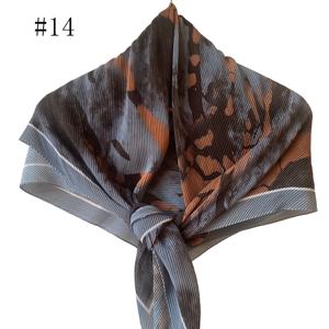 Nuova sciarpa quadrata a pieghe di colore sfumato comoda in cotone Ombre morbide da donna con velo musulmano alla moda abbigliamento Casual sciarpe Hijab - Product Image 2