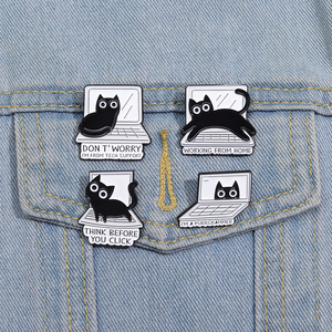 Sming Pins Black Cat Esmalte Pins Custom PENSAR <span class=keywords><strong>ANTES</strong></span> <span class=keywords><strong>DE</strong></span> HACER CLIC Broches Insignias <span class=keywords><strong>de</strong></span> solapa TRABAJANDO DESDE CASA Joyería divertida - Product Image 1