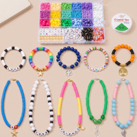 Kit de fabricación de joyas DIY con cuentas mixtas: Cuentas de arcilla polimérica, cuentas pony, cuentas de letras y dijes, cuentas espaciadoras sueltas para pulseras