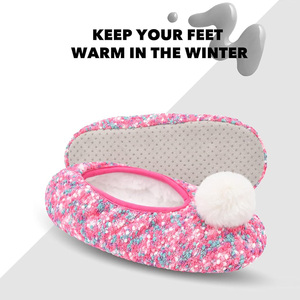 Calcetines <span class=keywords><strong>de</strong></span> pantuflas para mujer Cozy Warm Pom-Pom con pinzas-House Soft Sole Fluffy Sherpa Slipper Socks - Product Image 5