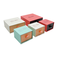 Vente en gros Emballage de bijoux et de montres en carton avec logo personnalisé Boîte cadeau fendue avec des matériaux recyclés pour les petites entreprises
