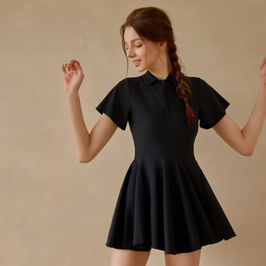 Robe de tennis décontractée pour femme avec logo personnalisé, col polo mi-zippé, respirante, légère, coupe ajustée, tenue de golf et de pickleball pour l'extérieur - Product Image 2