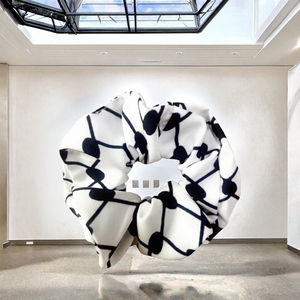 Hoge Kwaliteit Fabriek Levering Meest Populaire Keffiyeh Polyester Bedrukt Haar <span class=keywords><strong>Scrunchies</strong></span> Meisjes Haarband Voor Welkomstgeschenken - Product Image 2