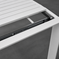 Mesa de Comedor Extensible Blanca con Superficie de Aluminio Alistonado para Patio, Jardín, Terraza y Entretenimiento al Aire Libre
