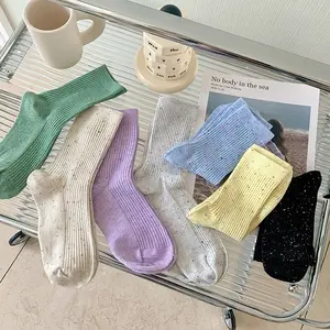Einfache süße bunte Flecken Kleine gerippte Baumwoll-Crew-Socken für Frauen